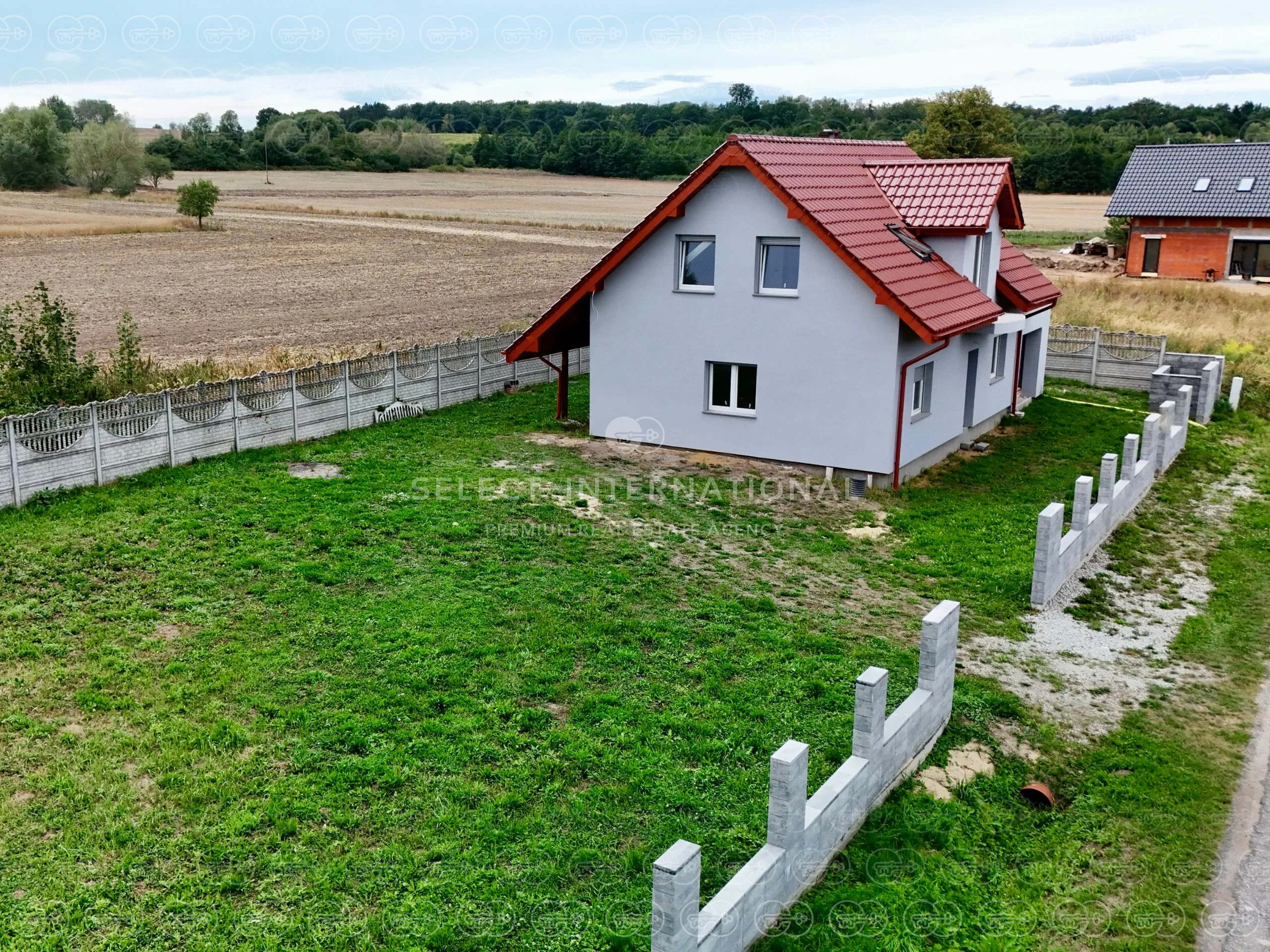 Dom ok. 140 m² z garażem | 5 pokoi | ogród | Szklary